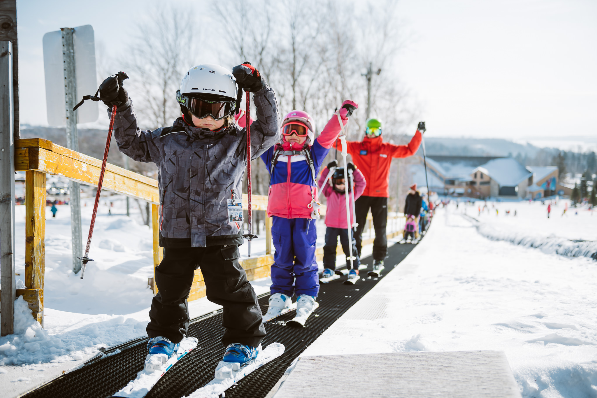 Initiation au ski alpin ou à la planche pour les tout-petits